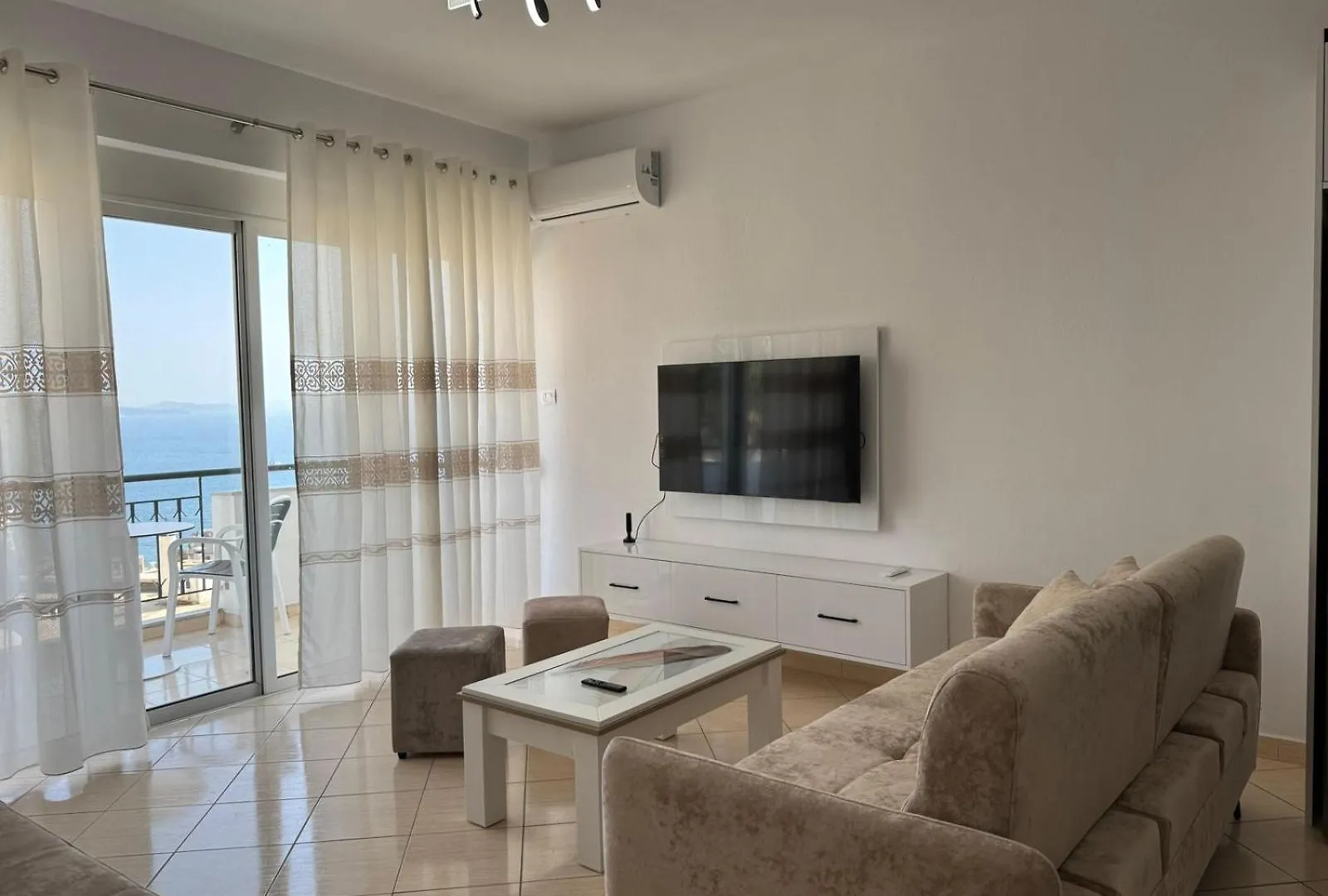 Amadeos Apartments Sarandë