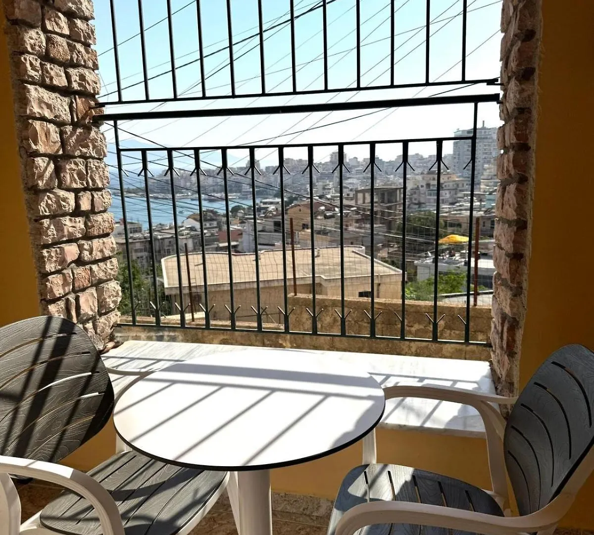 Amadeos Apartments Sarandë Albania