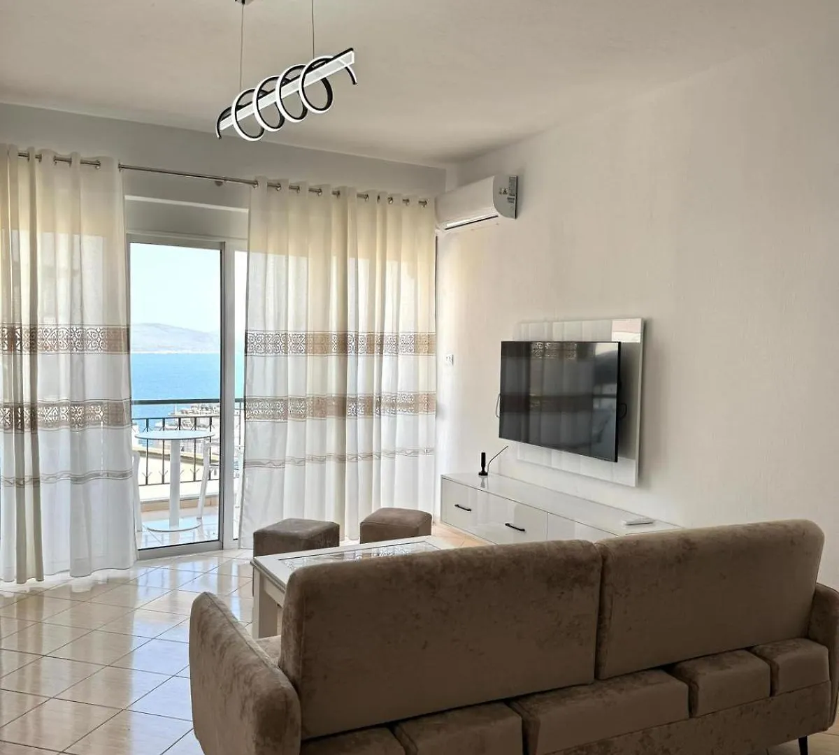 Amadeos Apartments Sarandë